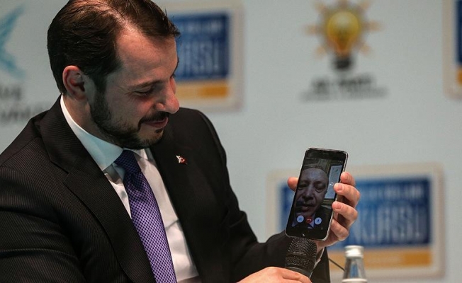 Cumhurbaşkanı Erdoğan 'facetime' üzerinden gençlere seslendi