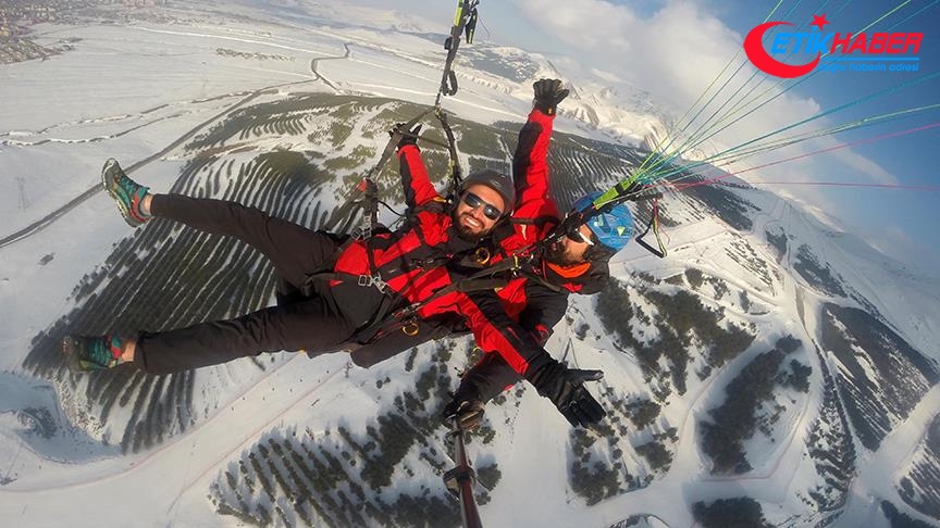 Ejder 3200'de hem kayak hem yamaç paraşütü heyecanı