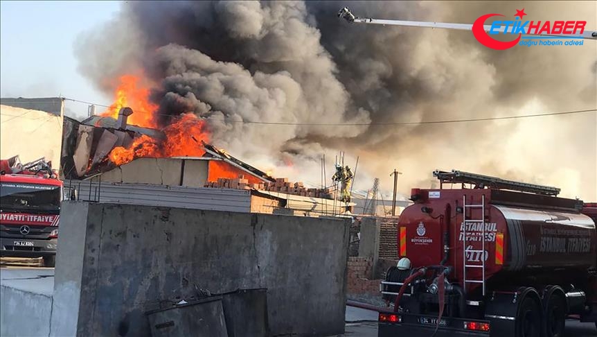 Arnavutköy'de fabrikada yangın çıktı