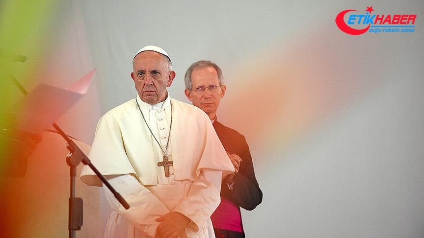 Papa çocuklara cinsel istismar olayları için özür diledi