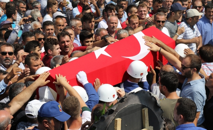 Zonguldak’ta şehidi on binler uğurladı