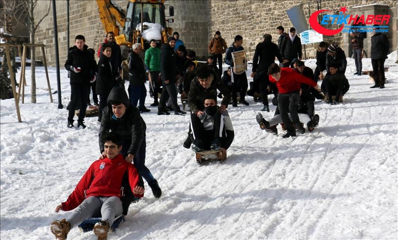 Erzurum'da 'Geleneksel Kızak Şenliği' yapıldı