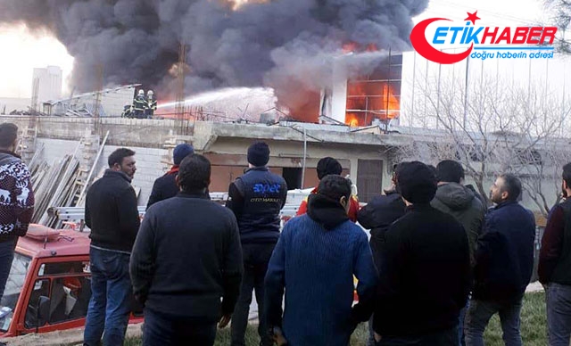 Gaziantep'te boya fabrikasında yangın