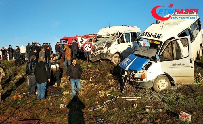 Şanlıurfa’da feci kaza: 2 ölü, 15 yaralı