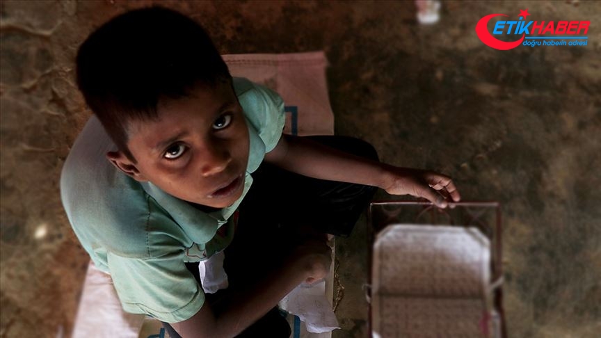 Bangladeş Arakanlı Müslüman çocukların eğitime erişimini engelliyor