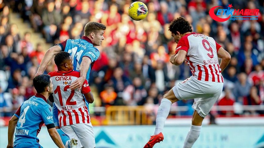 Trabzonspor Antalya deplasmanından 3 puanla ayrıldı