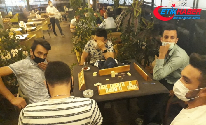 Ankara'da Kovid-19 tedbirlerini ihlal ederek kafede okey oynayan 10 kişiye para cezası