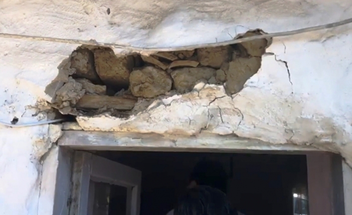 Manisa’daki depremin hasarları ortaya çıkmaya başladı