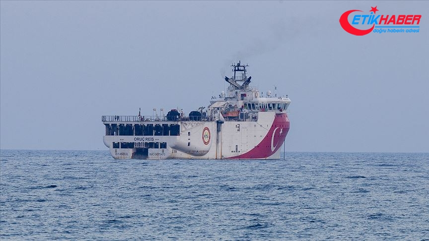 Oruç Reis gemisi Antalya Limanı'ndan ayrılarak açığa demirledi
