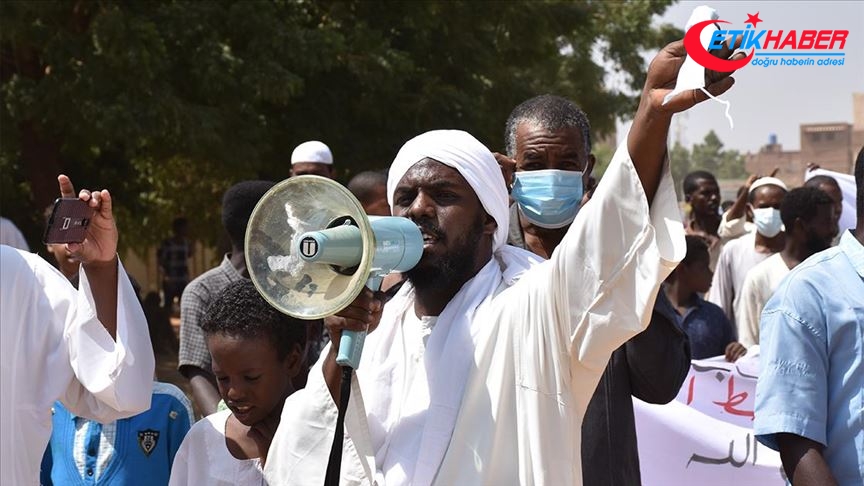 Sudan'da İsrail ile normalleşme ve dini konulardaki reformlar protesto edildi