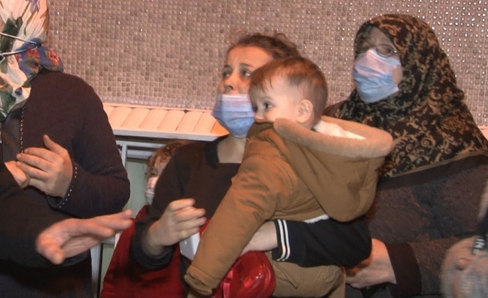 Fatih’te korkutan yangın: Mahsur kalan 22 kişi kurtarıldı