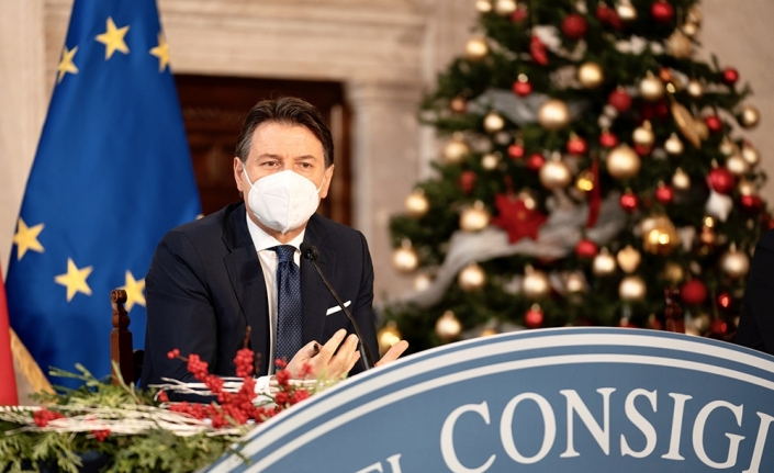 İtalya Başbakanı Conte: "Örnek olmak için ben hemen aşı olmaya hazırım"