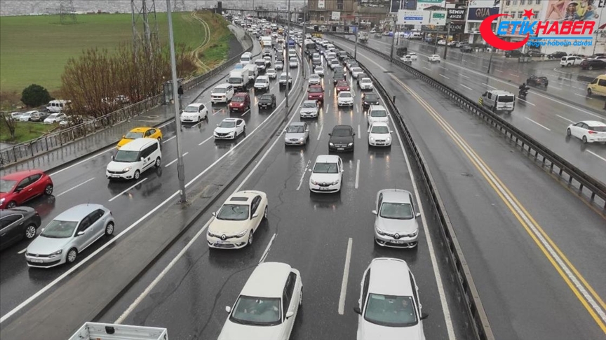 İstanbul'da kısıtlama sonrası trafik yoğunluğu sürüyor