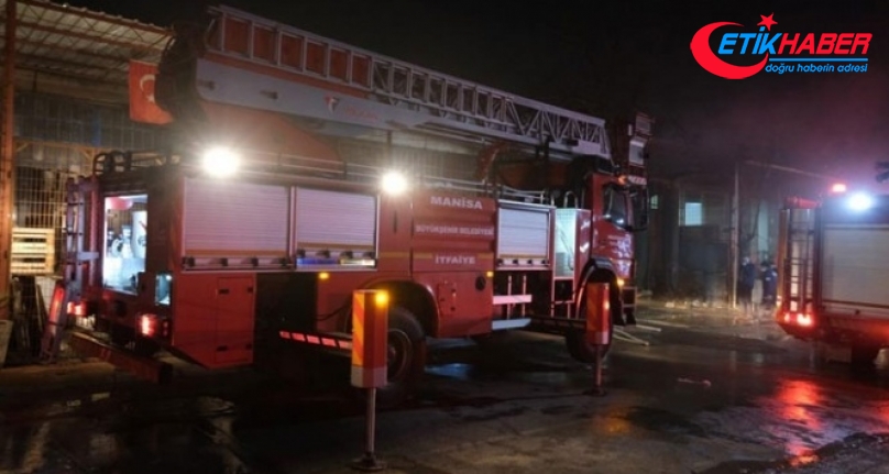 Manisa'da sanayi sitesinde korkutan yangın