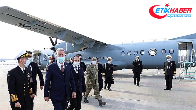 Milli Savunma Bakanı Akar Deniz Kuvvetlerinin yeni uçağında inceleme yaptı