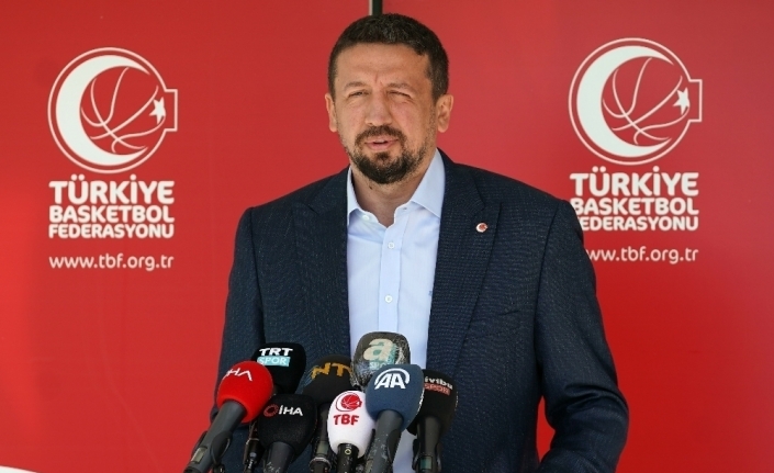 Hidayet Türkoğlu, Anadolu Efes’in şampiyonluğunu kutladı
