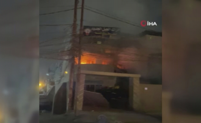 Irak’ta protestocular İslami Davet Partisi binasını ateşe verdi