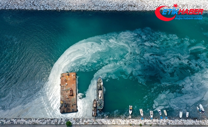 Bakan Kurum: Marmara Denizi'nden 9 günde 3 bin 539 metreküp müsilaj temizlendi