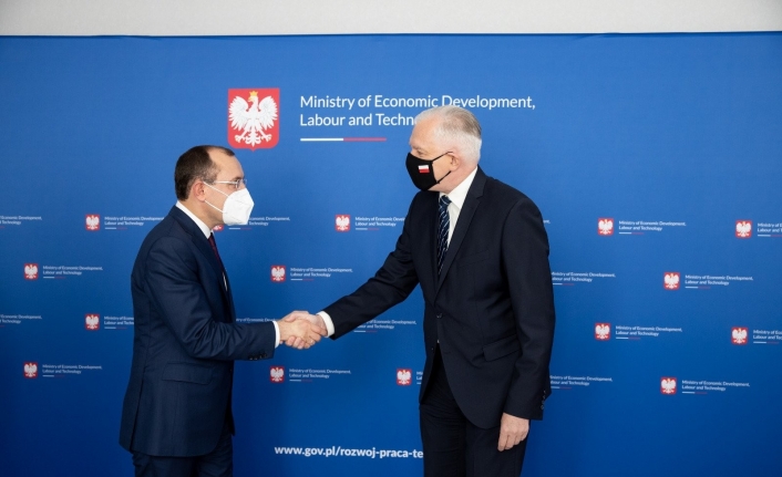 Bakan Muş, Polonya Kalkınma, Çalışma ve Teknoloji Bakanı Jaroslaw Gowin ile görüştü