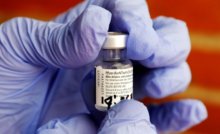 İngiltere’de Pfizer-BioNTech aşısının 12-15 yaş arası çocuklarda kullanımı onaylandı