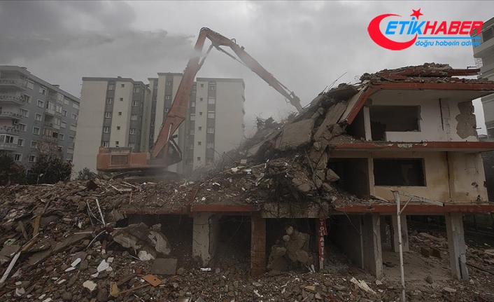 İzmir depreminde yıkılan binalarla ilgili soruşturmada şüphelilere bilinçli taksirle ölüme neden olma suçlaması