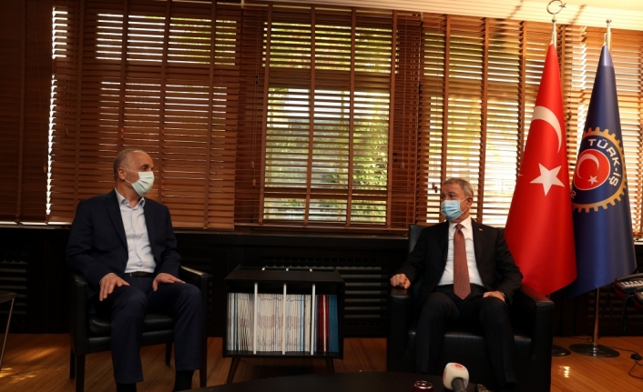 Milli Savunma Bakanı Akar, Türk-İş Genel Başkanı Atalay'ı ziyaret etti