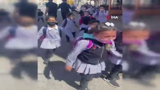 İsrail güçleri okula göz yaşartıcı gaz attı: Öğrenciler panikle kaçtı