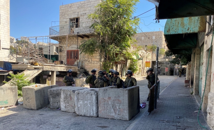 İsrail güçleri, Yahudi baskını için El Halil kent merkezini kapattı