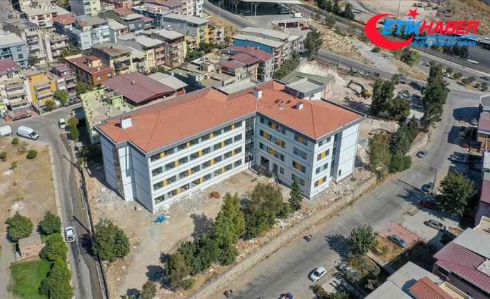 İzmir'de depreme dayanıksız okul binalarının yerine yenileri yükseliyor