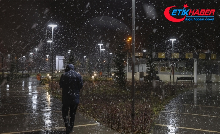 Ankara'nın yüksek kesimlerine mevsimin ilk karı düştü