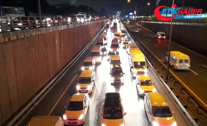 Anadolu'dan İstanbul'a ulaşım tırlar hariç trafiğe açıldı