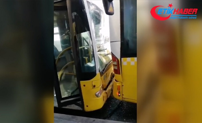 İstanbul'da 2 metrobüsün çarpıştığı kazada bir yolcu yaralandı