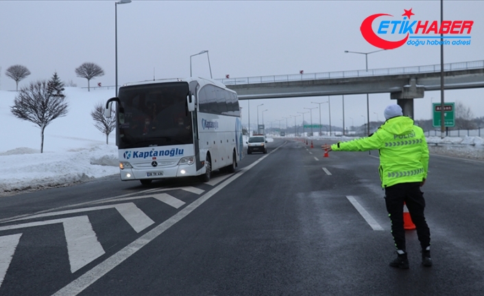 Yolcu otobüslerine Bolu Dağı'ndan İstanbul yönüne geçiş izni verilmeye başlandı