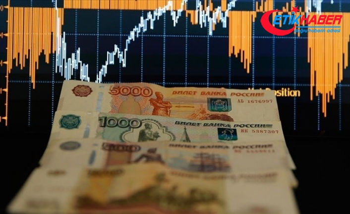 Rus rublesinde değer kaybı yüzde 20'yi aştı