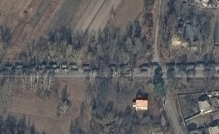 Rus ordusuna ait konvoy uzaydan görüntülendi