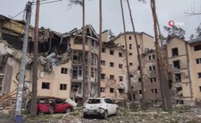 Rus savaş uçakları Irpin’de sivil yerleşim yerlerini bombaladı