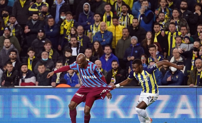 Spor Toto Süper Lig: Fenerbahçe: 0 - Trabzonspor: 1 (Maç devam ediyor)