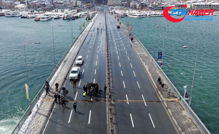 Unkapanı Köprüsü bağlantı noktasının açılması nedeniyle trafiğe kapatıldı