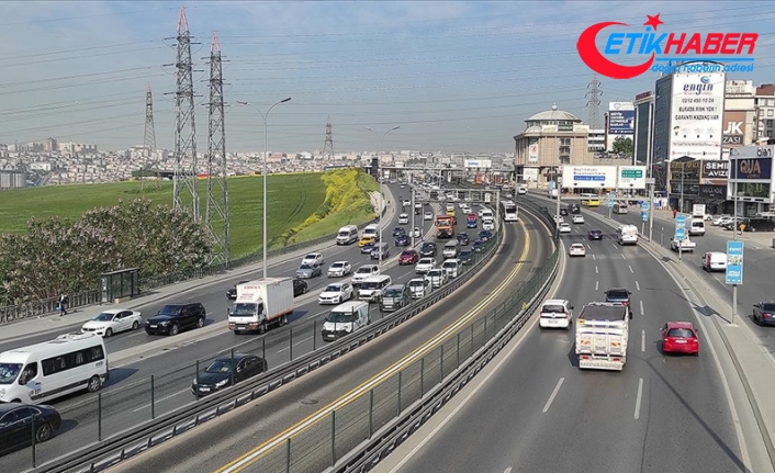 İstanbul Valiliğinden yarın için 'toplu ulaşım araçları kullanılması' önerisi