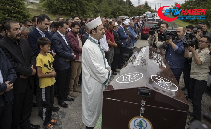 Ankara'daki selde hayatını kaybeden Mustafa Demirel son yolculuğuna uğurlandı