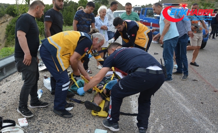 Denizli'den Antalya'ya giden tur midibüsü devrildi: 1 ölü, 22 yaralı