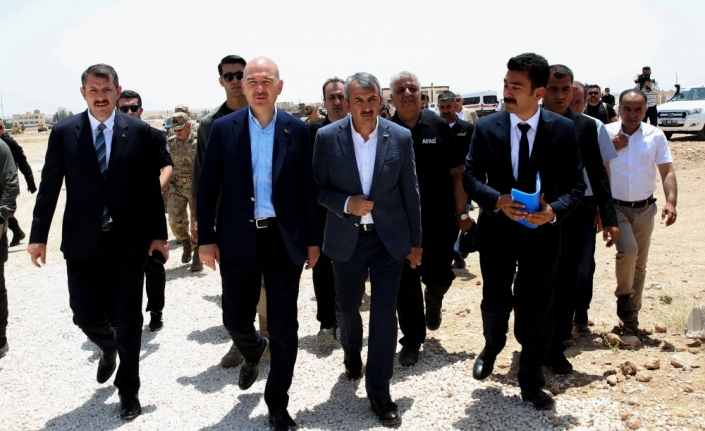 İçişleri Bakanı Soylu, Tel Abyad'da AFAD konut proje alanı incelemesinde konuştu: