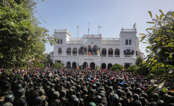 Sri Lanka’da eylemciler, Başbakanlık ofisi bastı