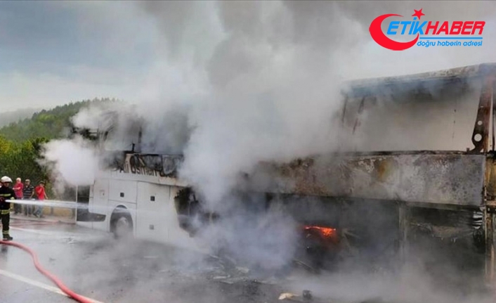 Anadolu Otoyolu'nda yanan otobüs kullanılamaz hale geldi