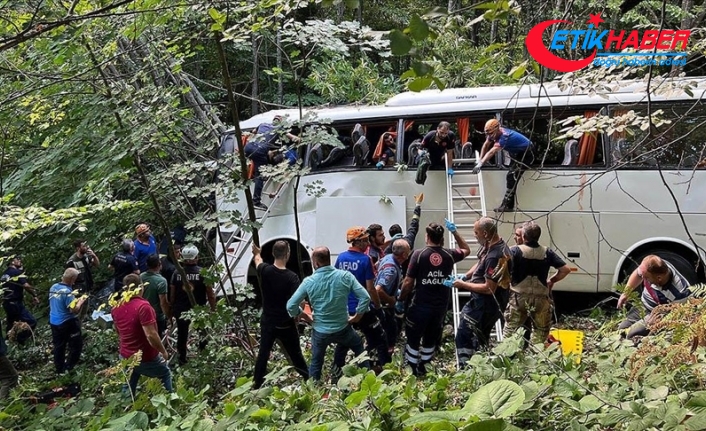 Bursa'da tur otobüsü kaza yaptı