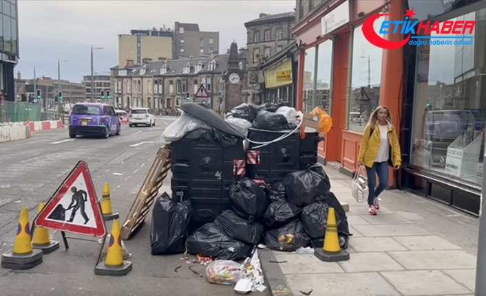 İskoçya'da temizlik işçilerinin grevi nedeniyle sokaklar çöp yığınlarıyla doldu