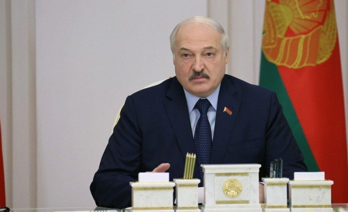 Lukaşenko: "Savaş uçakları nükleer silah taşıyacak şekilde değiştirildi"