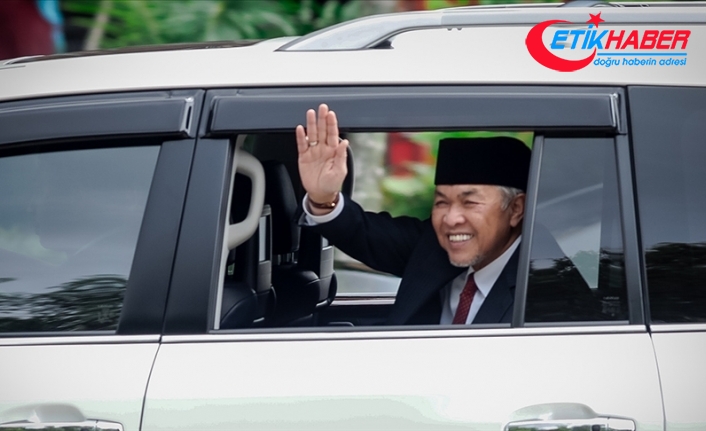 Malezya'da iktidar partisinden erken seçim ve eski Başbakan Necip'e destek çağrısı