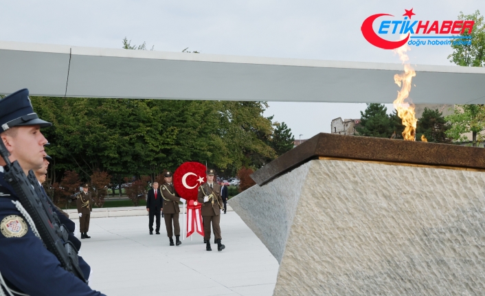 Cumhurbaşkanı Erdoğan, Hırvatistan’da Vatan Anıtı’na çelenk koydu