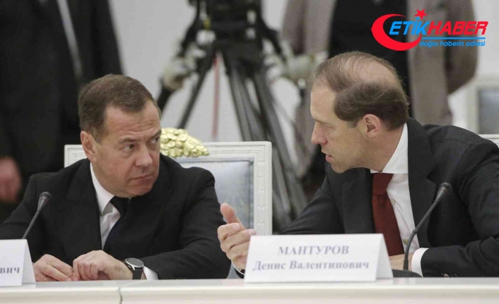 Ukrayna, Rusya’nın eski Başbakanı Medvedev’i arananlar listesine aldı
